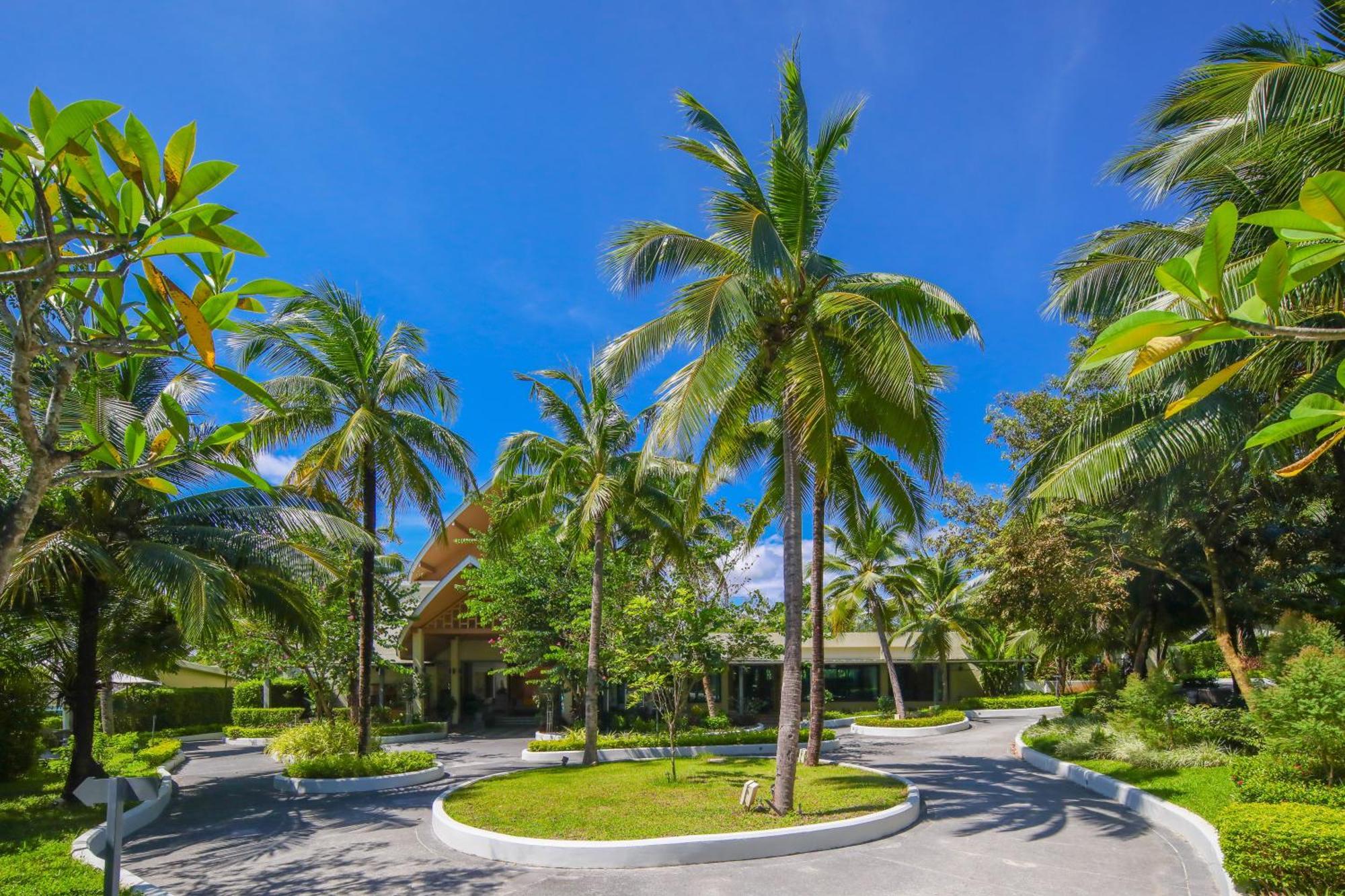 Craft Resort & Villas, Phuket Town Eksteriør bilde The resort's main entrance