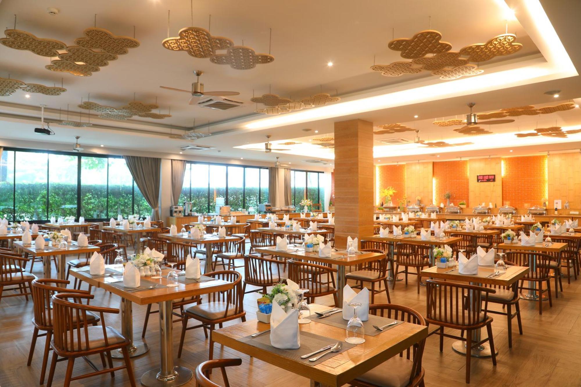 Craft Resort & Villas, Phuket Town Eksteriør bilde The interior of the restaurant